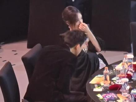 #李现爱奇艺年度演员 #尖叫之夜 聊啥呢上官诚明@李现ing