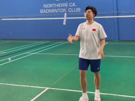 两招练习就可以把甩鞭发力找到感觉#羽毛球#羽毛球发力技巧