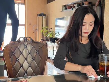 这货想当家??#黄冠澎 #家庭日常#达霏欣米诺地尔