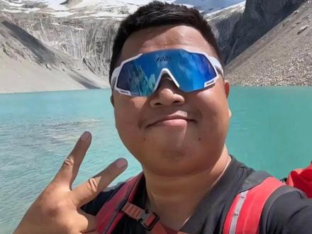 近日,主播蓝战非在南非遭遇入室抢劫并被胁迫转账108.8万元人民币的消息引发关注。事发后,当地中资保安公司迅速响应,协助报警并向中国驻开普敦总领馆报备。