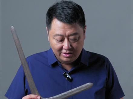 新老三国都错了,辕门射戟的千古谜题,吕布射的到底是什么戟?#三国演义 #吕布 #方天画戟 #三只熊镔铁刀剑