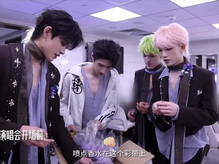 我不行了 top这方面是一点都不吝啬 #TOP登陆少年组合