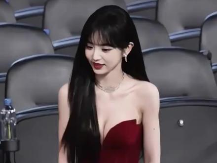 内娱终于撕下“白幼瘦”的遮羞布,田曦薇这招太狠了! #田曦薇