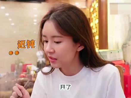 陈赫有多在乎张子萱:老婆干啥都在旁边腻歪,宠溺摸头杀太甜了