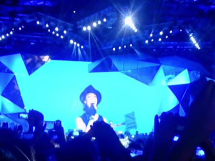 #赤西仁 #摇滚现场 周末刷到了当年血红的AK ,翻出来14年音乐节的Jin,这个差点让我入J家坑的男人,🥲虽然他自由自我,又是多少人疯狂的青春啊!!!年代早 高糊 不是我手抖,是全程人浪推着你根本拿不稳😂