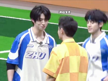 #朱轩 22x:师兄为什么不玩#棍盆#第一暗恋系#宋亚轩朱志鑫