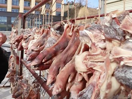 今天给大家做一份咸猪蹄,不知道你可有时间?#腊货