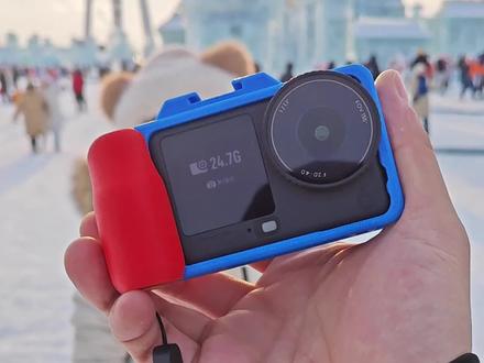 带着Action打卡冰雪大世界啦,和大家分享一下雪景人像拍摄的参数。冰雪大世界太壮观啦!片尾有成片哦。#冰雪大世界 #大疆action4兔笼 #大疆action6 #大疆action6兔笼 #大疆街拍