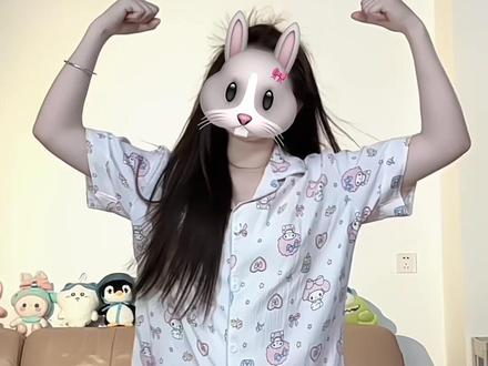 快喊你最抽象的好诡诡来跳~(yc@郭杰尼(学舞找我) #紫薯精有自己的单曲了 #燃烧我的紫薯精 #周小闹 #郭杰尼摇 #抖音热门舞蹈计划 @DOU+上热门 @DOU+小助手 @抖音小助手