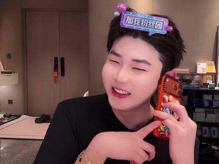 当豆豆知道柳丝木的代言人是蔡徐坤时…
#豆豆切片 #单眼皮的小黄豆