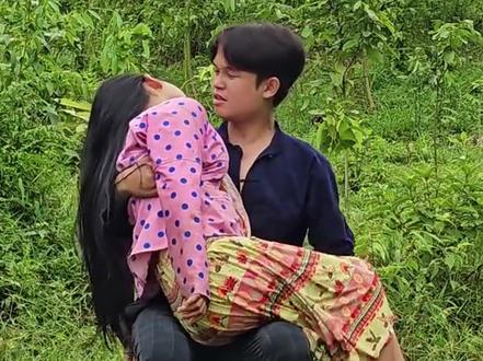 #淘宝闪购点外卖更优惠 淘宝闪购,夜宵爆品5折起,夜宵红包天天领 文文发现小梅不舒服,赶紧扛到山下村里