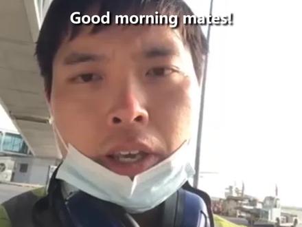 @底层机修工一口标准伦敦腔!网友:表情都拿捏得死死的