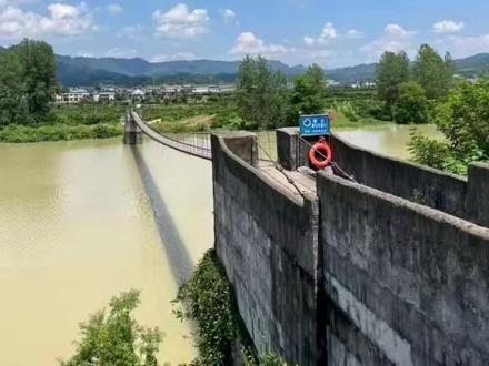 2026年5月18日,湖南常德石门县麻纳口铁索桥被冲垮现状#湖南天气 #洪水#同城热点