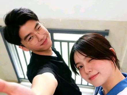 他们真的很好 粉丝想看她们就立马拍了更好磕的一点还是底下带的话题竟然是理想女友#林辰涵 #芦展翔 #芦展翔特特 @林辰涵 @芦展翔特特