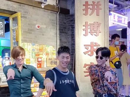 高低也是安排上了 你们看看除了c位 其他人眼熟不