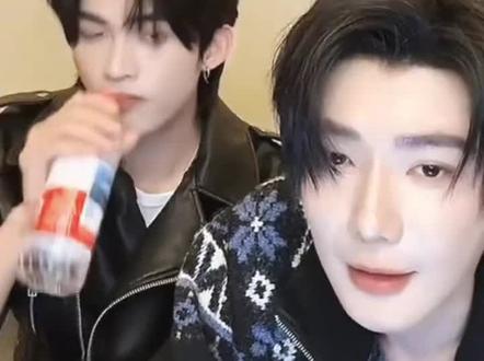 云旗大大咧咧闯小祸,郝熠然小心翼翼闯大祸,历史超值得记录的一段🤣🤣🤣#郝熠然 #云旗 #云熠 #云熠星河 #云旗郝熠然直播