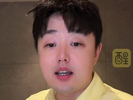 莫氏鸡煲爆火:这是城市与食客爱的联动 “当地文旅部门在有了热点后,第一时间地去跟进,服务好远道而来的各位食客和粉丝,这真是一场爱的联动。”4月10日,博主@刘雨鑫JASON 在直播中回应莫氏鸡煲爆火。(记者:梅雪妍、王澍、张弘弢、胡煜、覃颖华;制作:张弘弢;责编:梅雪妍;素材来源:佛山市新闻传媒中心、@刘雨鑫JASON )#全网最不想红的鸡煲 #一座城托举莫氏鸡煲 #刘雨鑫回应莫氏鸡煲爆火 #佛山 #寻味顺德