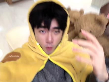 过年和男朋友拍照 看这一篇就够了!
情侣|拍照|拍照教程||拍照干货|情侣拍照|拍照教学|炸毛的pptt|过年拍照|春节拍照|新年拍照|除夕拍照|男友拍照|男友网课|保姆级干货|新年干货|男友视角|红包拍照|春联拍照|福字拍照|烟花拍照|包装纸拍照|出片干货
#拍照教学 #情侣 #拍照干货 #男友拍照系列 #新年拍照