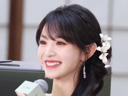 #田曦薇 线下活动怼脸状态,就这样美而萌之的迷倒了现场所有人