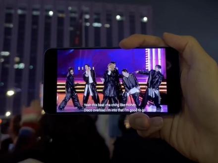 💜离BTS最近的一次
是属于BTS的庆典🎈
不查不知道 一查吓一跳 BTS出道竟然快要13年了
#演唱会碎片 #BTS #防弹少年团 #BTS演唱会 #韩国生活