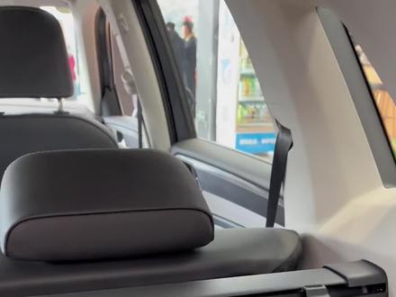 #一汽大众 #每天一个用车知识 遮物帘拆了放这里,不影响后备箱使用!