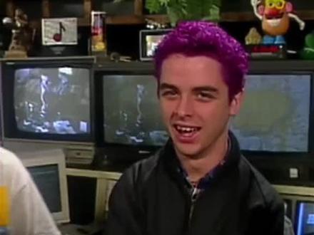 感觉三十岁以前就是那种典型的美国问题少年的形象~