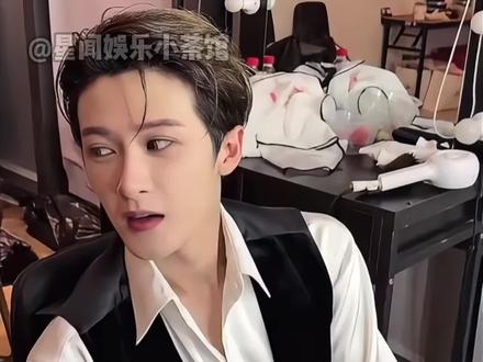 反转比火箭快!檀健次“三只单身狗”否认恋情,1小时后刘一诺回应:爱过已分手#刘一诺回应与檀健次恋情 #刘一诺檀健次恋情 #檀健次 #内容启发搜索 #影娱热点团