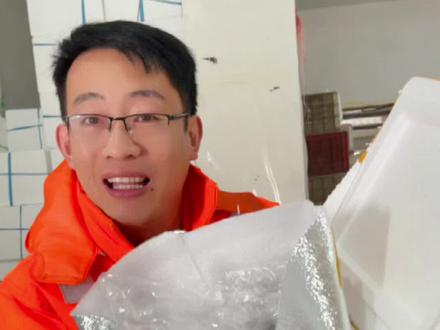 大蛤蜊很耐活,不用淡水洗的情况保存一个礼拜没问题,直接把蛤蜊放冰箱保鲜#源头好生鲜 #海鲜 #美贝 #海鲜原产地