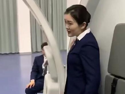 #空乘空乘 #期末考试 #应急撤离 大撤期末考试加油 💪