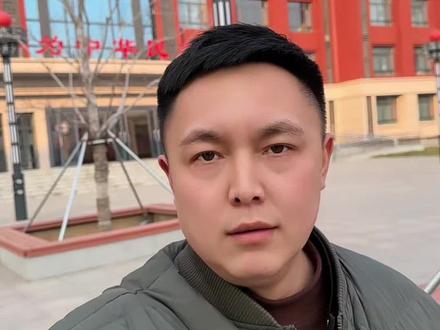 无奋斗不枫华,枫华元旦晚会彩排花絮先睹为快,29日晚19:30拉开序幕,想看心肝宝贝的准时关注七队直播间精彩呈现!#枫华高级中学 #文艺晚会 #学校生活