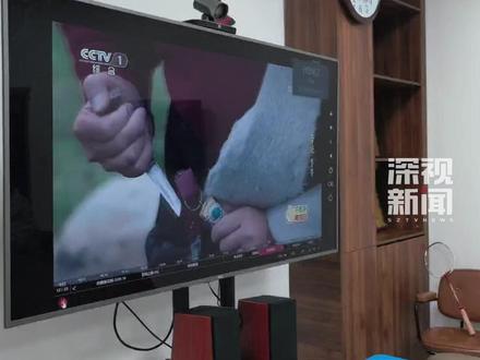 12月23日,由中央广播电视总台、中共深圳市委宣传部、深圳广播电影电视集团出品的总台首部原创精品短剧集《奇迹》迎来第二集《牛牛》开播。《牛牛》讲述了胡歌饰演援藏干部的故事,剧情真实生动,引发不少援建干部和市民的共鸣。#精品短剧集奇迹