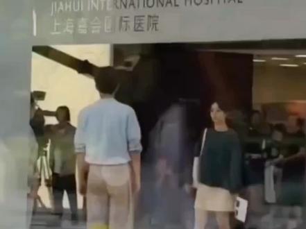 麦姐嘎嘎美,看背影就知道弟弟嘎嘎帅。#杨紫#张耀#承欢记