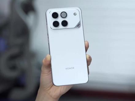 用这手机玩游戏,指定赢!#荣耀WIN #荣耀WINRT