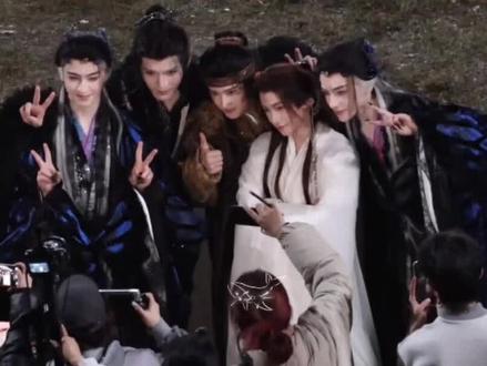“杀青”从片场术语演变为网络热梗#娱乐 #娱乐评论大赏 #娱乐播报台