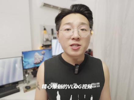 618|我的vlog毕业装!画面声音全拿下 请佩戴耳机观看!
如果你还没找到理想的vlog设备,就直接抄作业吧:
1、索尼ZV-E1:与电影机FX3使用同款传感器,有着几乎相同的视频能力,
但机身大小和重量却是索尼全画幅微单中最小最轻的,所以号称vlog旗舰;
2、SEL16F18G:索尼最新的超广角大光圈镜头,体积重量依然非常小巧,
适合拍摄vlog、星空、建筑等题材,而且对焦速度极快;
3、索尼ECM-W3:支持数字音频、热靴直连的无线麦克风,
操作简单、颜值很高,声音细节丰富、饱满不会轻飘飘,
不用3.5毫米连接线,大幅提高拍摄效率,
是索尼党选择无线麦克风的最优选之一,
无论是外观设计,还是性能和实际体验,
都有助于大幅提升VLOG拍摄效果和效率!
#618攻略 #vlog拍摄设备 #我的vlog拍摄神器 ##收音技巧#无线麦克风