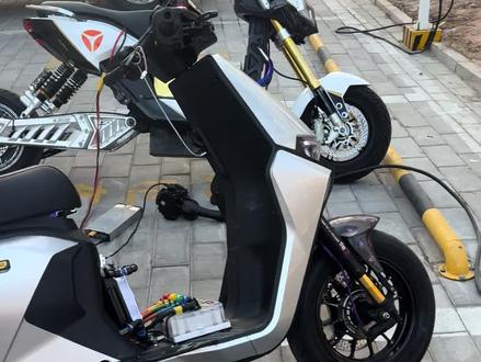 60,000块钱买两个,一个打压精神小伙,一个二级传动装X,不比某些六万多的RCS实惠多了#雅迪x5 #九号e50s