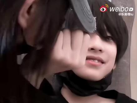 这个侯王子妈妈,给自己儿子起名叫王子,真把自己当女王了啊,公开道歉,下楼😊#侯王子妈妈 #侯王子妈妈嘴师兄 #侯王子妈妈说五代小孩家长 #道歉