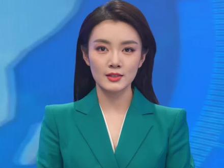 60岁继父搂住10岁继女试图亲脸颊,女童明显抗拒,当地妇联:经警方询问女童未有被侵害情况,目前孩子已被生父接回,准备变更抚养权