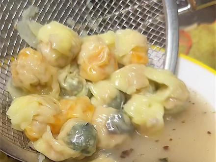 武汉早餐店的老板各有各的绝活,一百多种馄饨,每天一碗都能吃三个月!#这家小店值得上烟火榜 #烟火榜 #武汉美食 #武汉旅游攻略