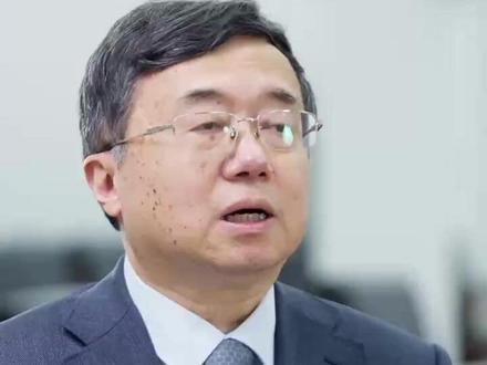 长达三年的俄乌冲突今年会结束吗?特朗普为什么这么急于结束俄乌冲突呢?从拜登到特朗普,美政府政策的转向会导致什么后果?中国社会科学院俄罗斯东欧中亚研究所所长孙壮志做客《思享者》,带你分析#俄乌局势最新进展 !#思享者