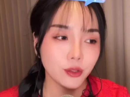 小土妹舞台迁新址官宣 各位土家人注意了!今天小土妹小号开播专门给大家带了个重磅好消息——咱们的乡村大舞台马上就要搬去周口关帝庙了,新场地筹备得差不多,再过几天大号就会在新地址正式开播,到时候大家记得准点来蹲,咱们新舞台不见不散!#乡村大舞台有才你就来 #小土妹 #小土妹舞台迁新址 #关帝庙新舞台首秀 #土家人专属聚集地@小土妹(不忘初心) @小土妹生活号