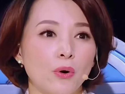 护照红色实锤,董卿未离央视,离婚后淡出,谣言散场她过得怎样?#真实故事 #社会百态 #人物故事 #董卿