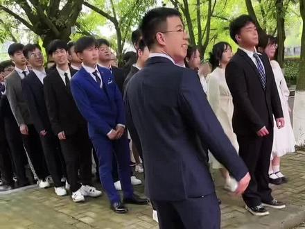 十八而志担道义,“精忠”始承报家国。忠县中学高2022级十八岁成人礼!祝高三学子高考金榜题名!###加油少年未来可期 #不忘初心砥砺前行 #记录校园时光