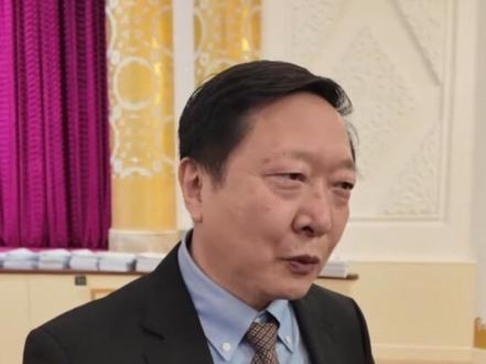 “花钱抽烟得了病用医保支付” 全国政协委员王广发建议:烟酒税专项补贴医保基金补贴多少与烟酒销量挂钩 #两会#烟税#酒税