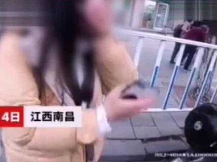 女孩突然抱住执勤交警竟是因为……