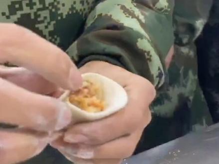 #冬至 #兵哥哥 #包饺子 (孙卓 于航)
