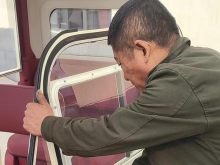 #女人#雅迪CL13多少钱?三轮车改装车门,雨帘改装车门 热点
