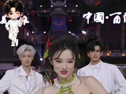 #好可爱的舞蹈 #舞台无处不在 #舞蹈《 Bar Bar Bar》 #上热门🔥 @峻伊🤍⁹²⁸-101 @峻伊🤍⁹²⁸ @龙浩天男团 鲸·渝101(备用号) @DOU+小助手 @抖音小助手