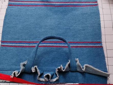 用一片布做一个手拎包,慢动作教程一看就会,图纸我打着评论区