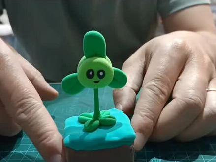 植物大战僵尸——三叶草#超轻粘土手工 #粘土教程 #儿童粘土手工教程 #植物大战僵尸 #植物大战僵尸玩具 #粘土手工 #三叶草 #515dou防范经济犯罪